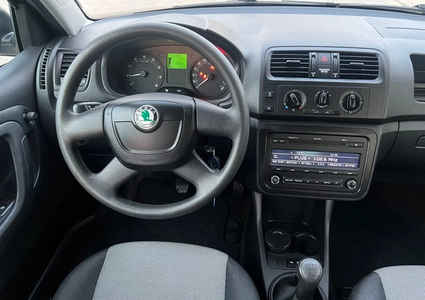 Skoda Fabia cena 16999 przebieg: 129900, rok produkcji 2010 z Wałbrzych małe 562